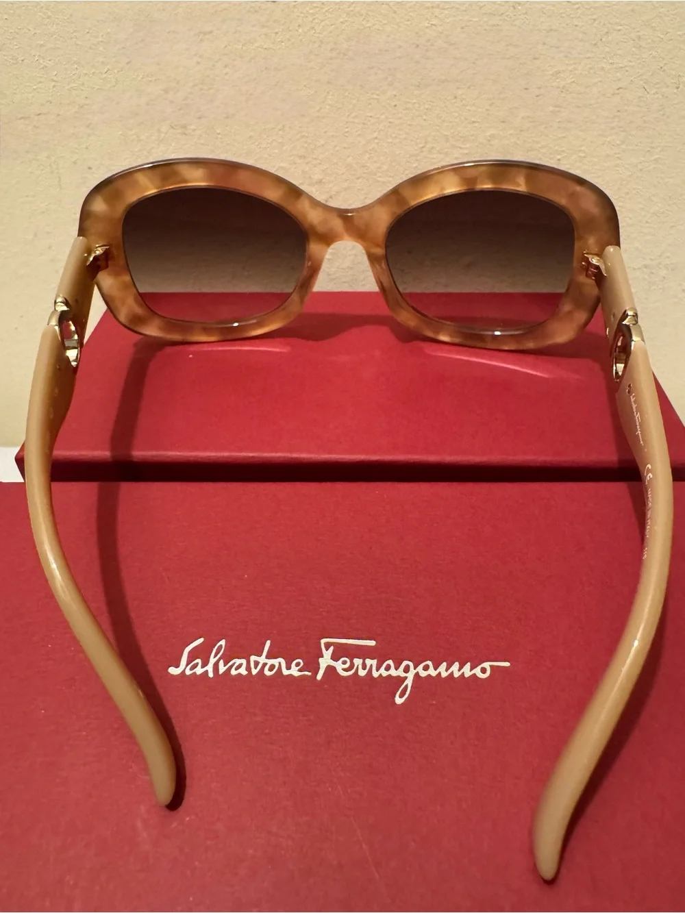 NWT Salvatore Ferragamo SF728S Rose Marble Sunglasses Full Set Made in Italy
